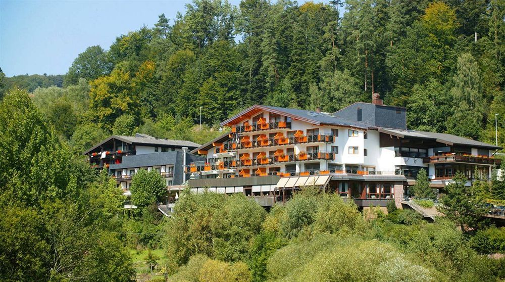 Ringhotel Moench'S Waldhotel Unterreichenbach Exterior photo